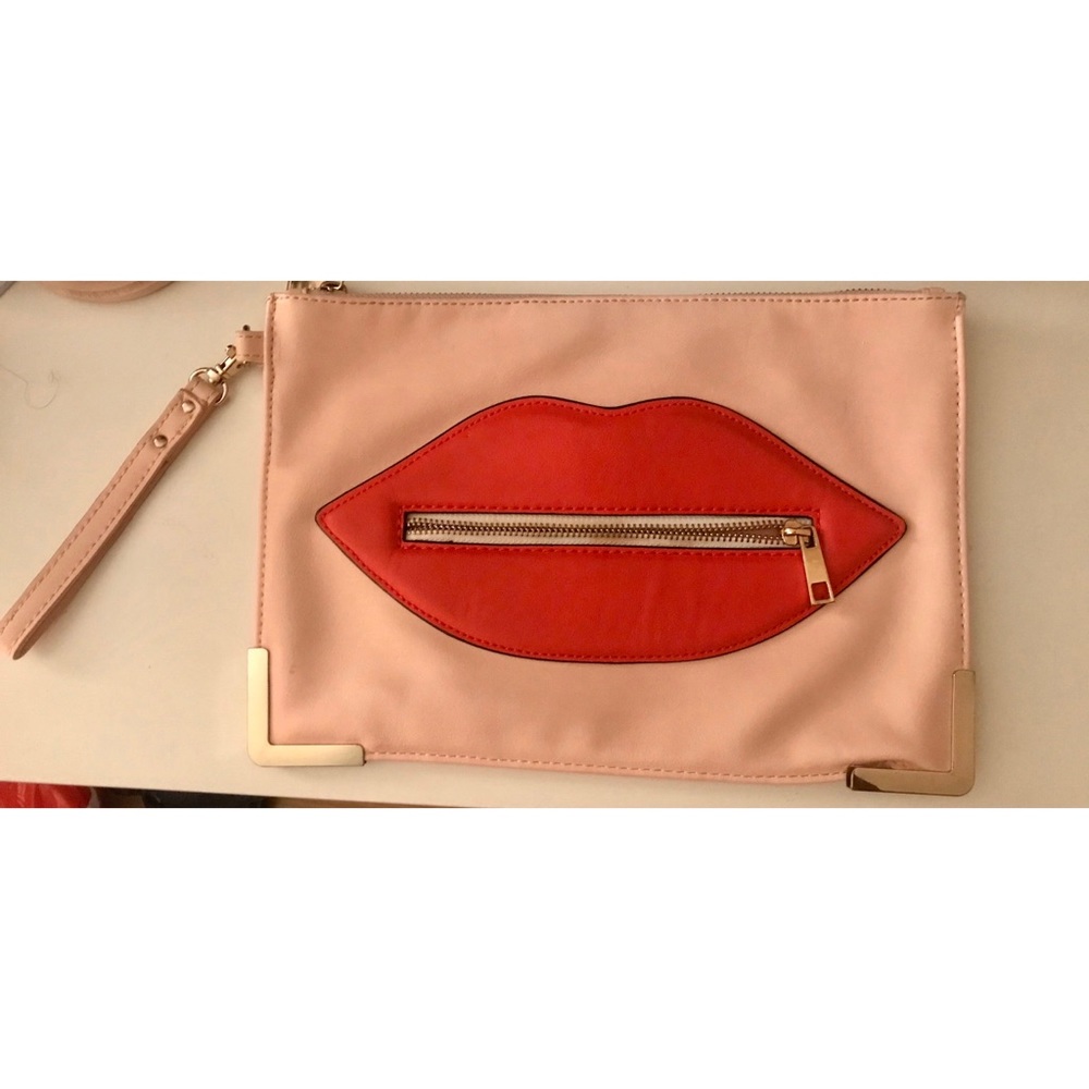 Medium-size clutch purse from Aldo.